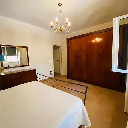 Garibaldi Apartman *